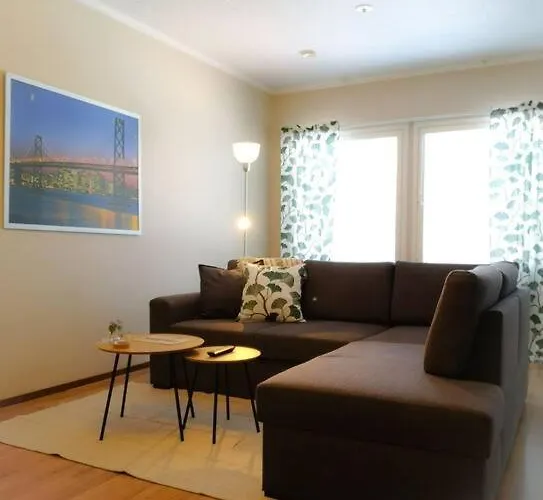 Sandy - Modern Row Aprt Narpio